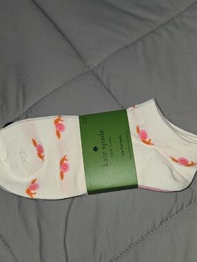 kate spade Snail white low cut socks with pink and Grey